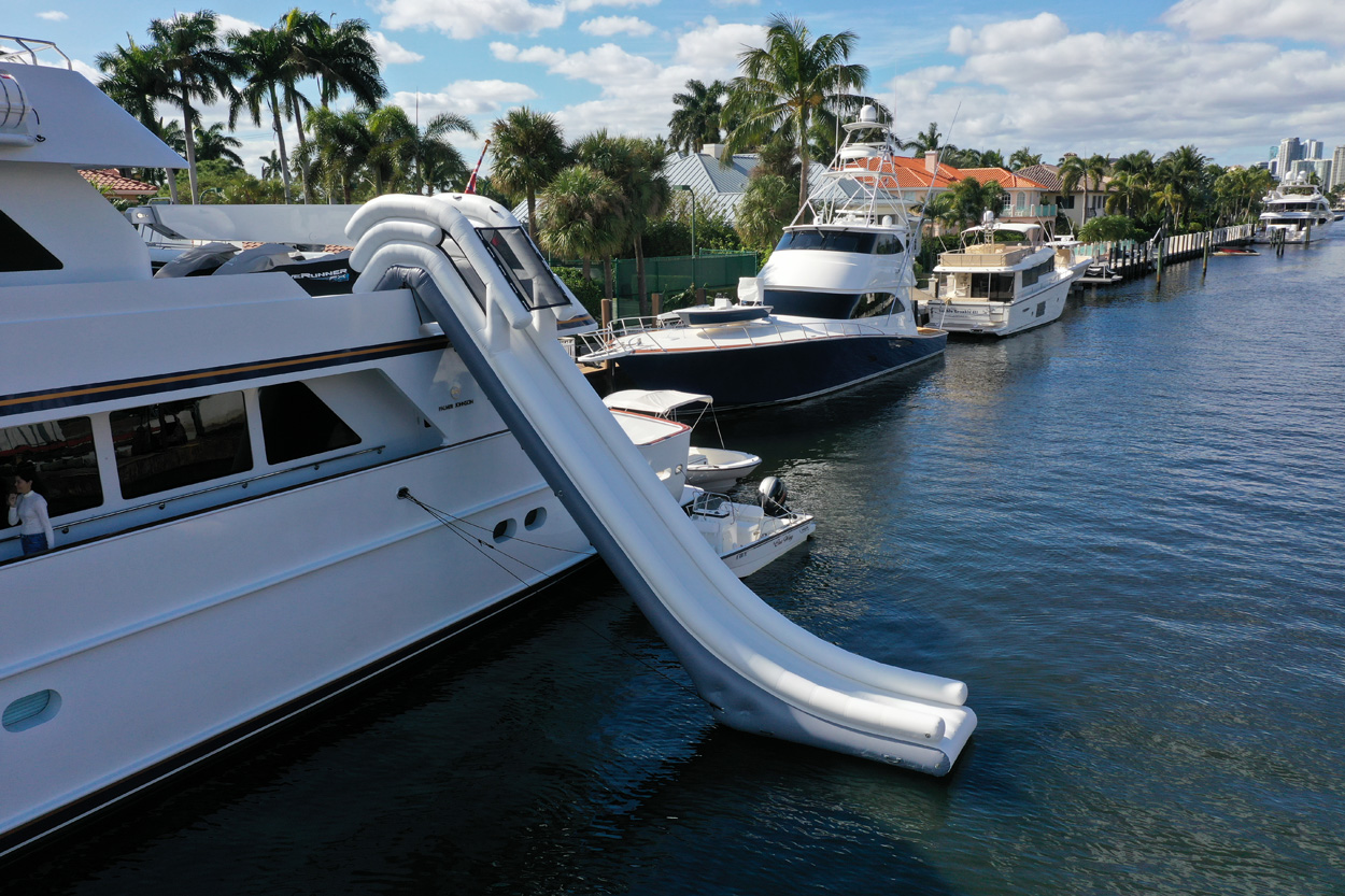 aquabanas-yacht-Slide-450.jpg